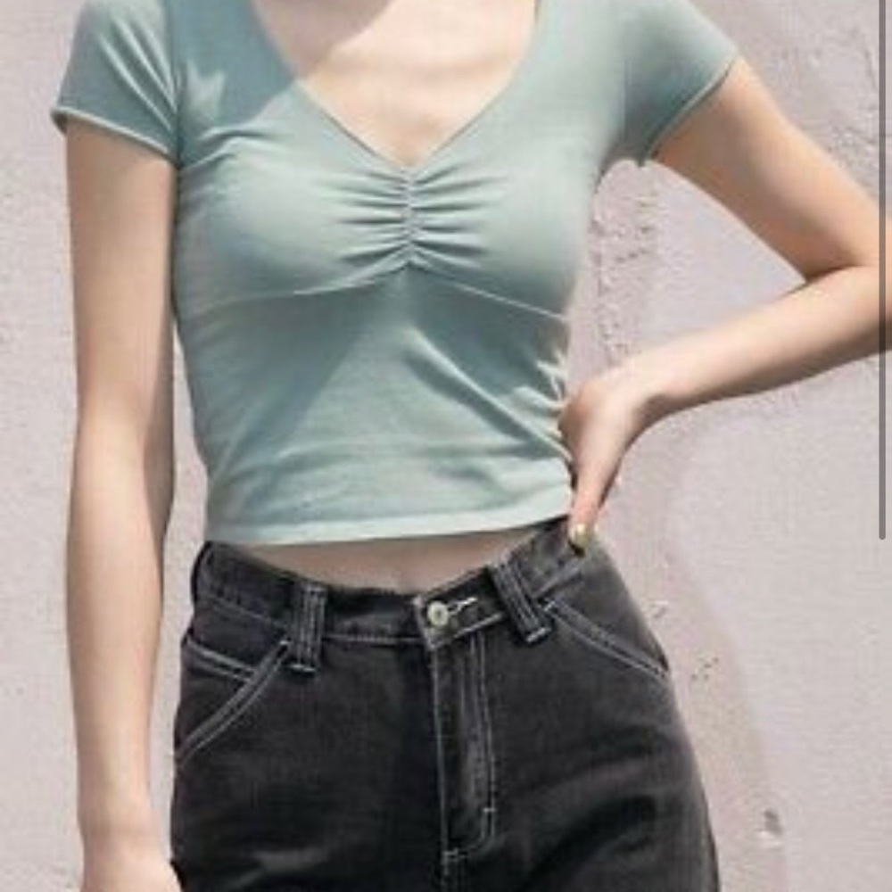 Light green winched shirt sleeve brandy top